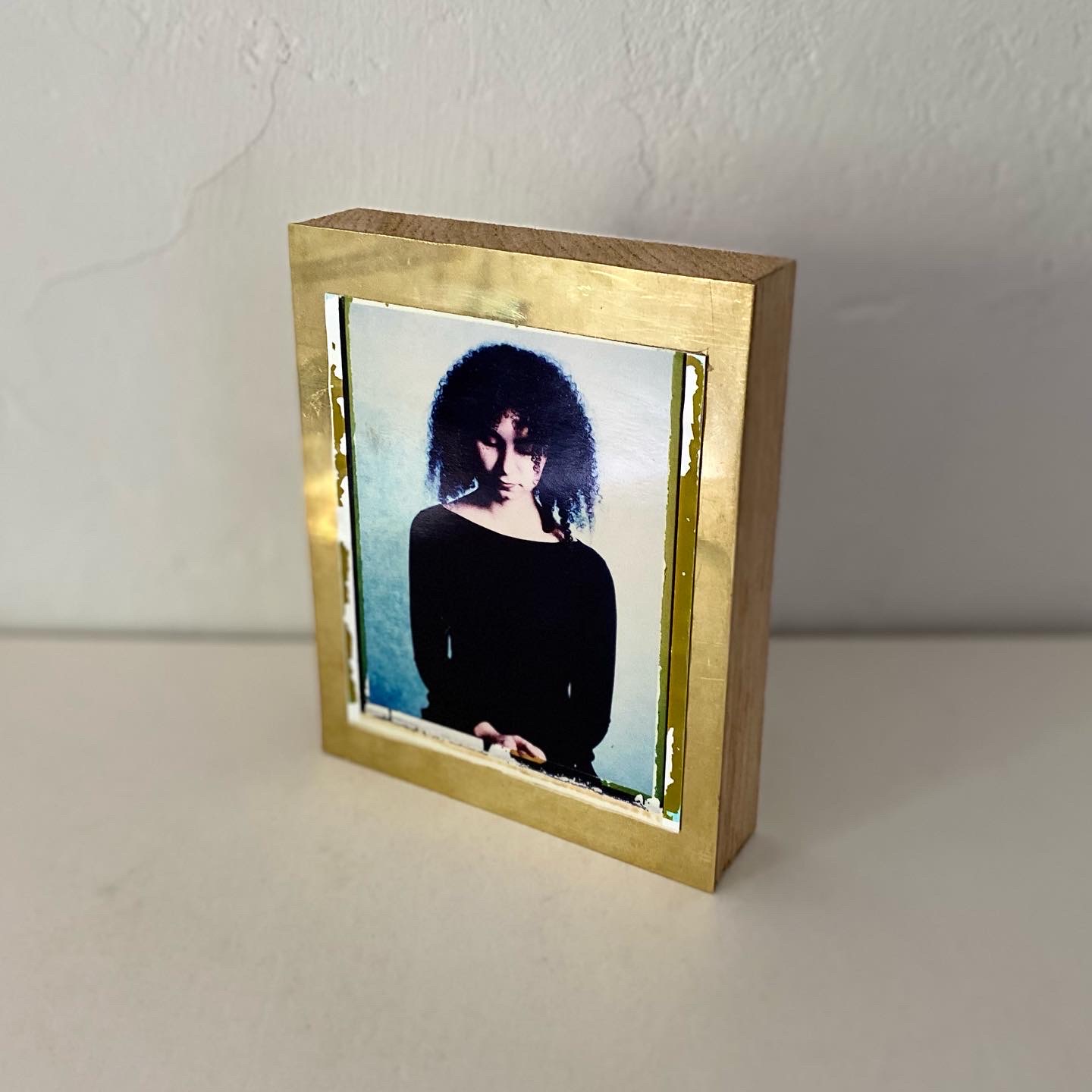Polaroid sur bois et laiton 126x100mm